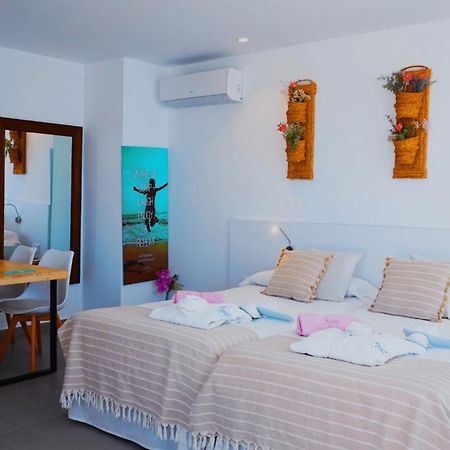 Typic Marina Playa - Adults Only Aparthotel San Antonio  Kültér fotó