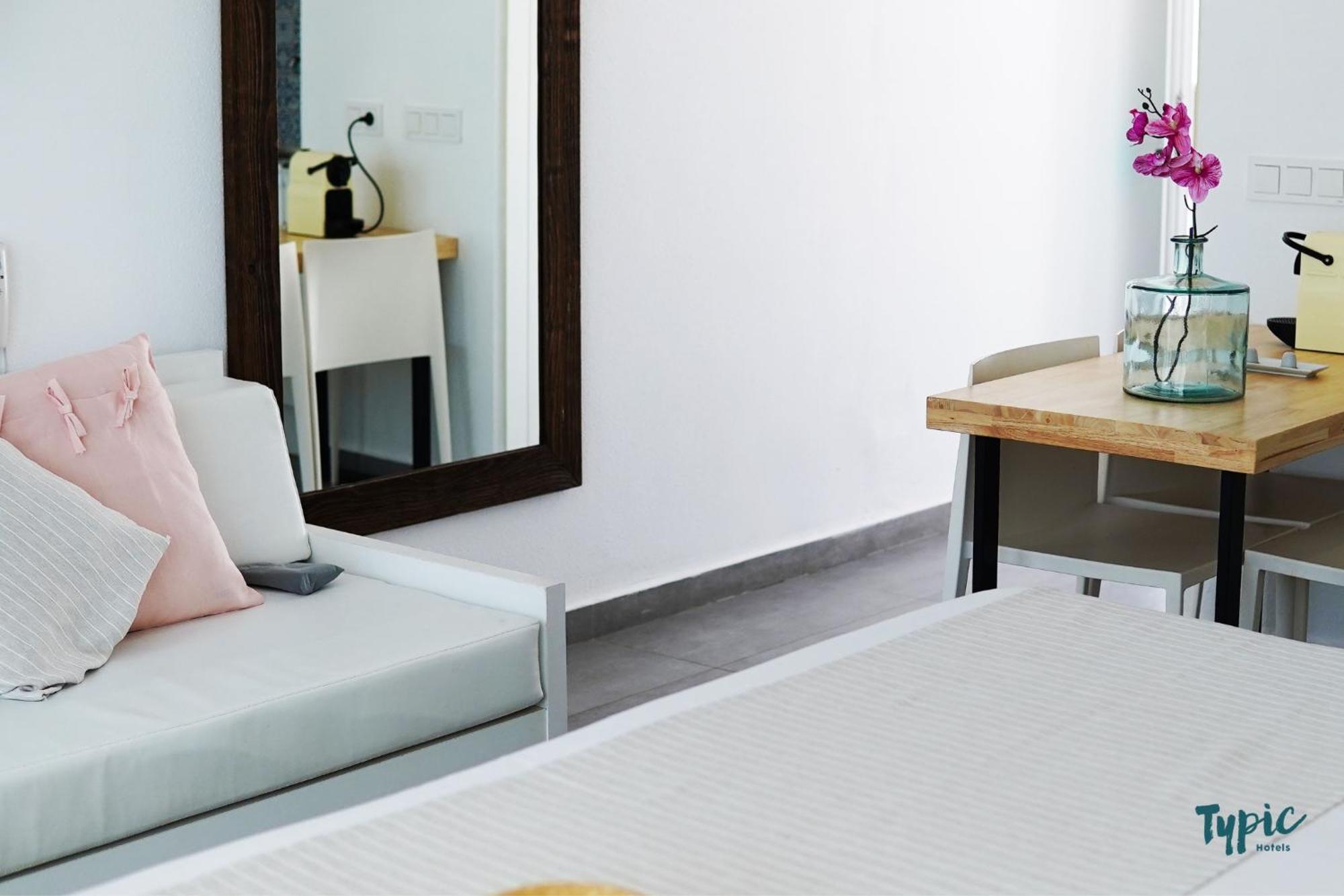 Typic Marina Playa - Adults Only Aparthotel San Antonio  Kültér fotó
