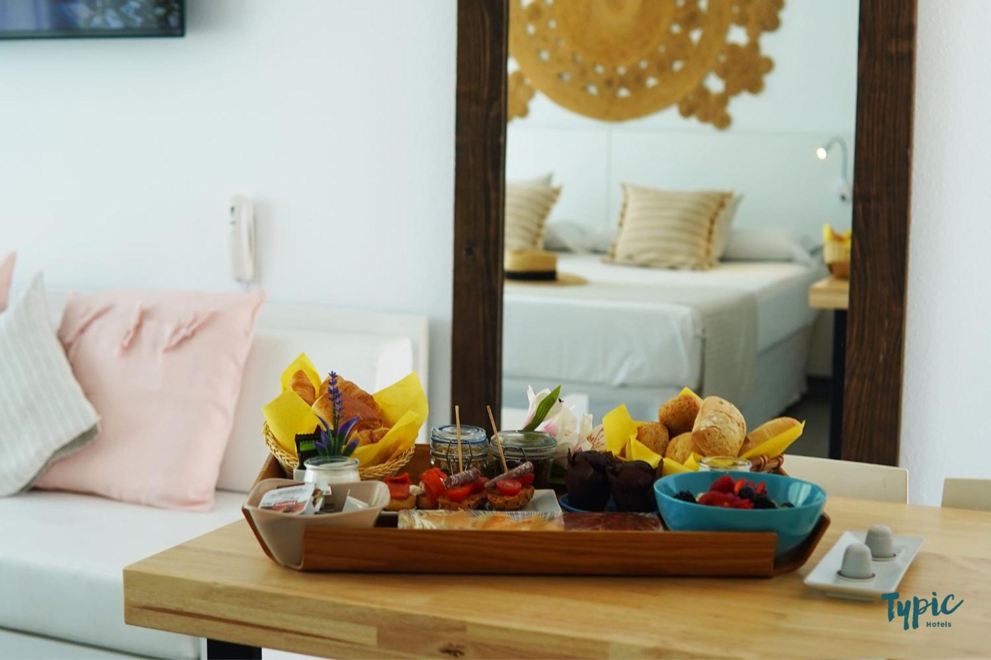 Typic Marina Playa - Adults Only Aparthotel San Antonio  Kültér fotó
