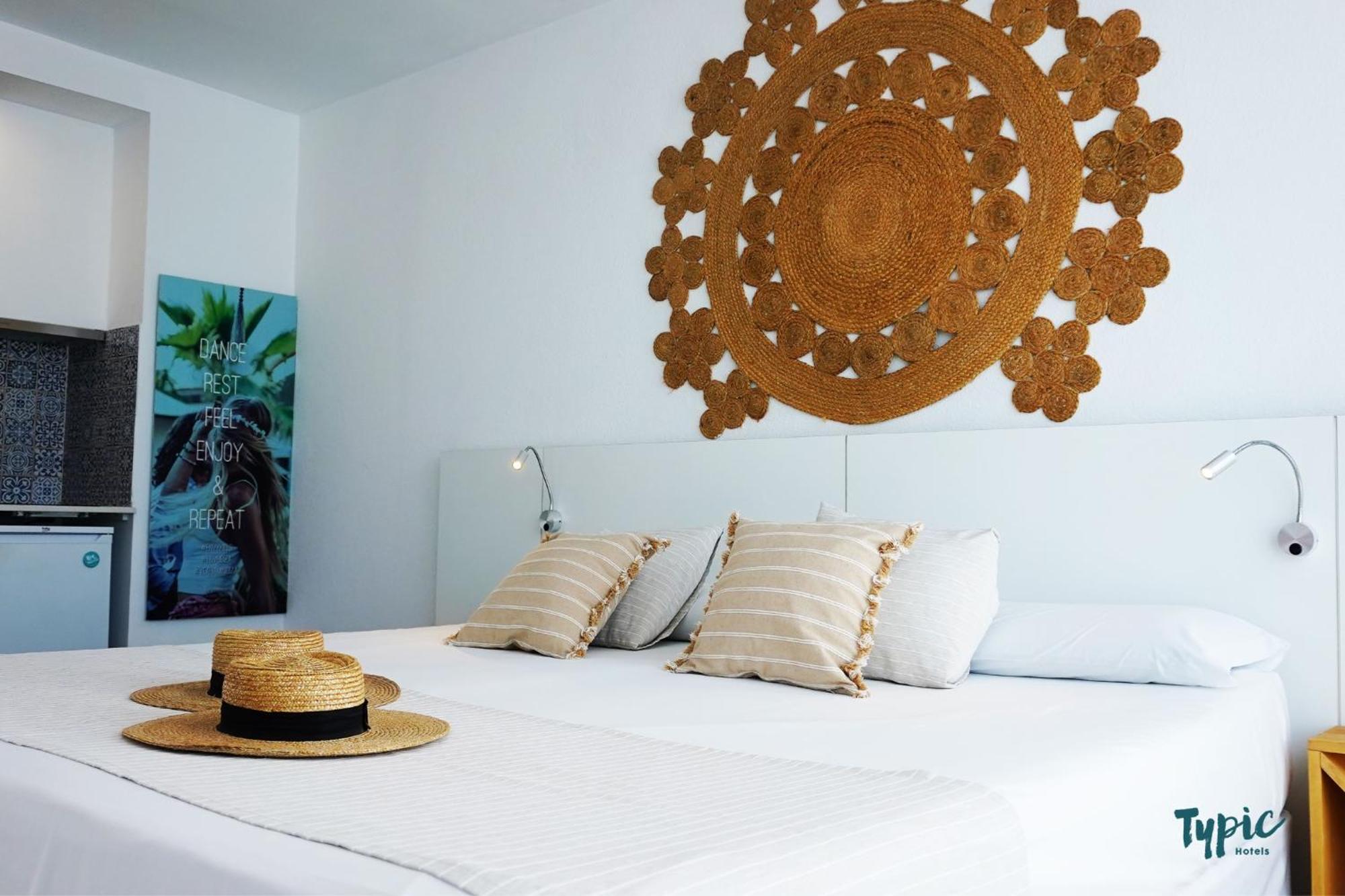 Typic Marina Playa - Adults Only Aparthotel San Antonio  Kültér fotó