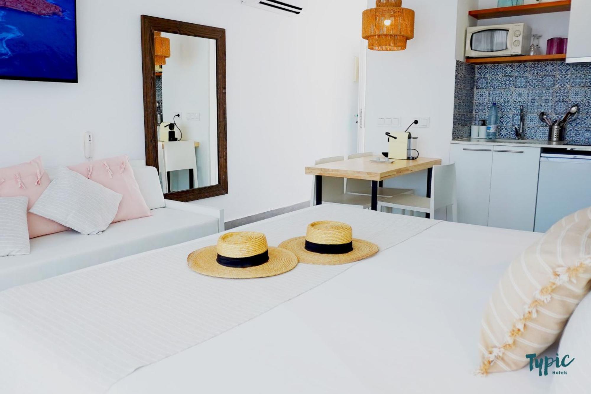 Typic Marina Playa - Adults Only Aparthotel San Antonio  Kültér fotó